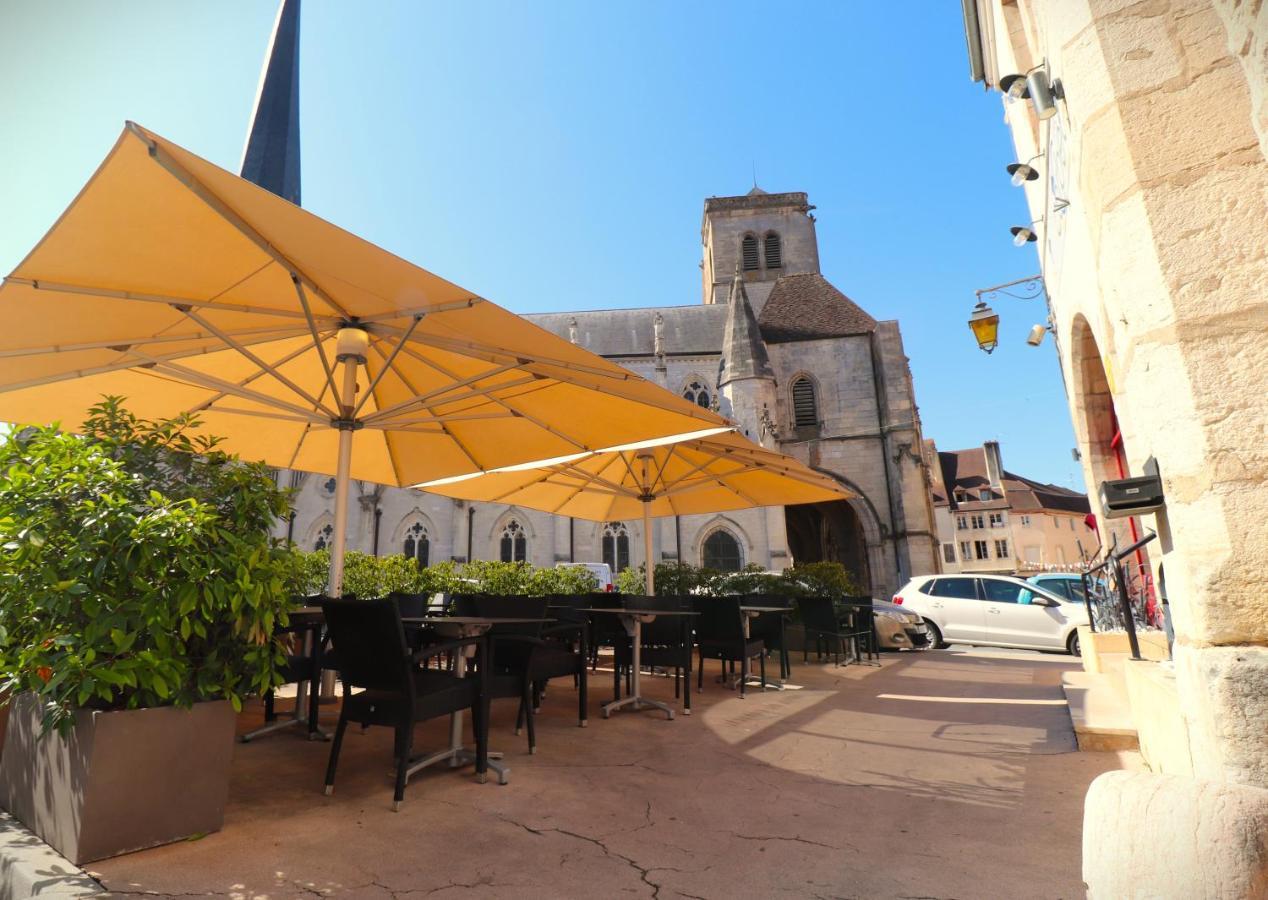 Hotel Le Corbeau Auxonne Esterno foto
