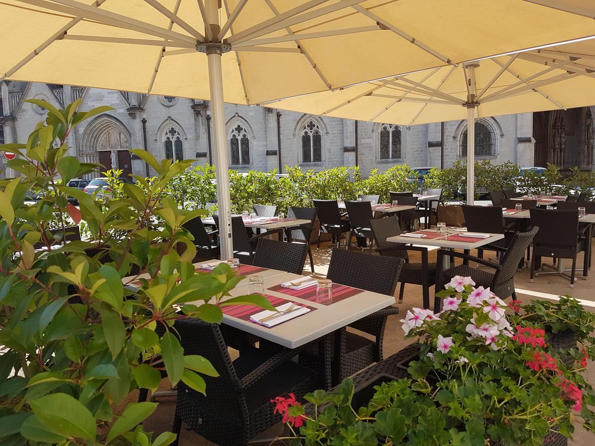 Hotel Le Corbeau Auxonne Esterno foto