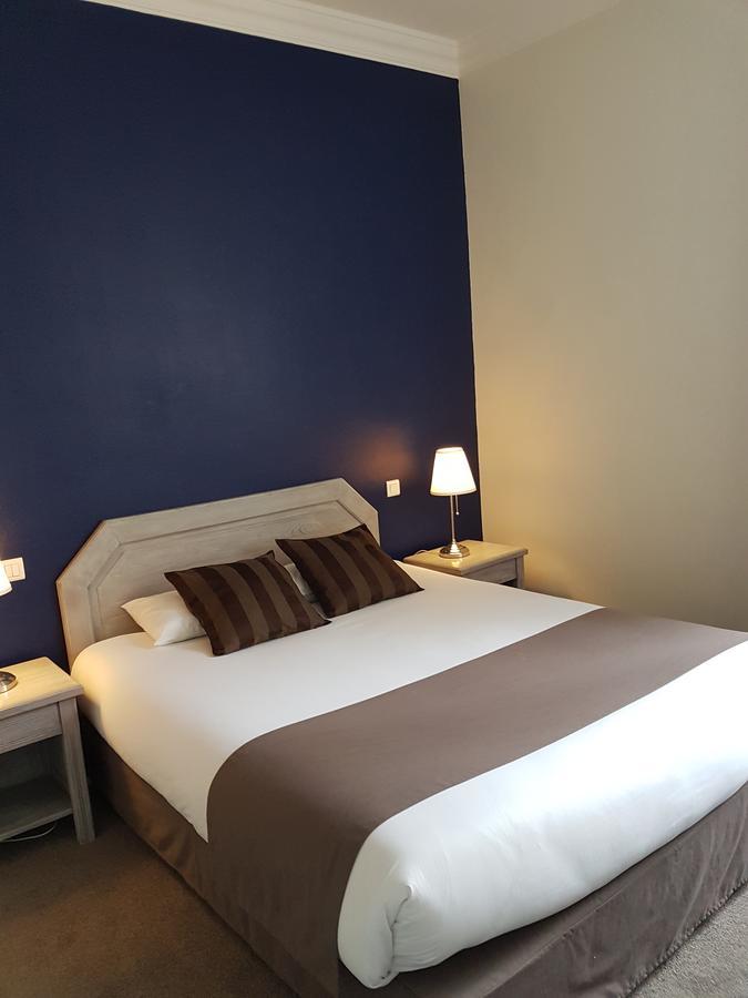 Hotel Le Corbeau Auxonne Esterno foto