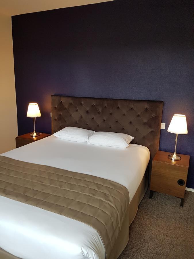 Hotel Le Corbeau Auxonne Esterno foto